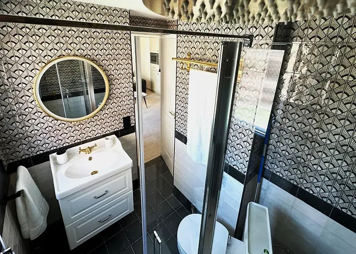 Garvey - Only Adults Apartment *