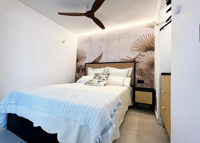 Garvey - Only Adults * Torremolinos