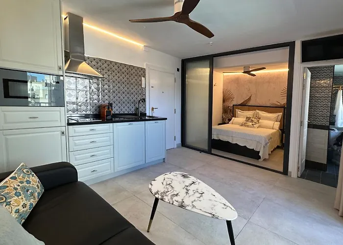 Garvey - Only Adults * Torremolinos