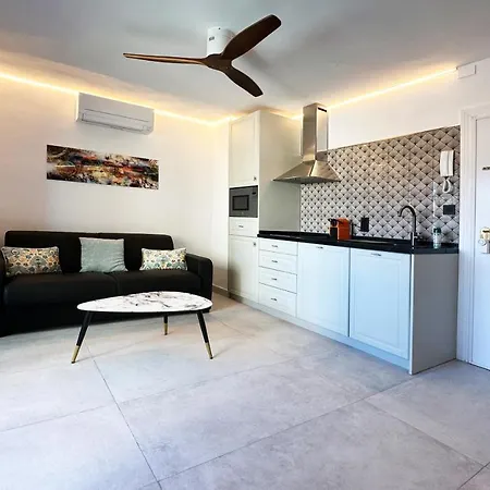 Garvey - Only Adults Apartment *