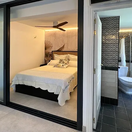 Garvey - Only Adults * Torremolinos